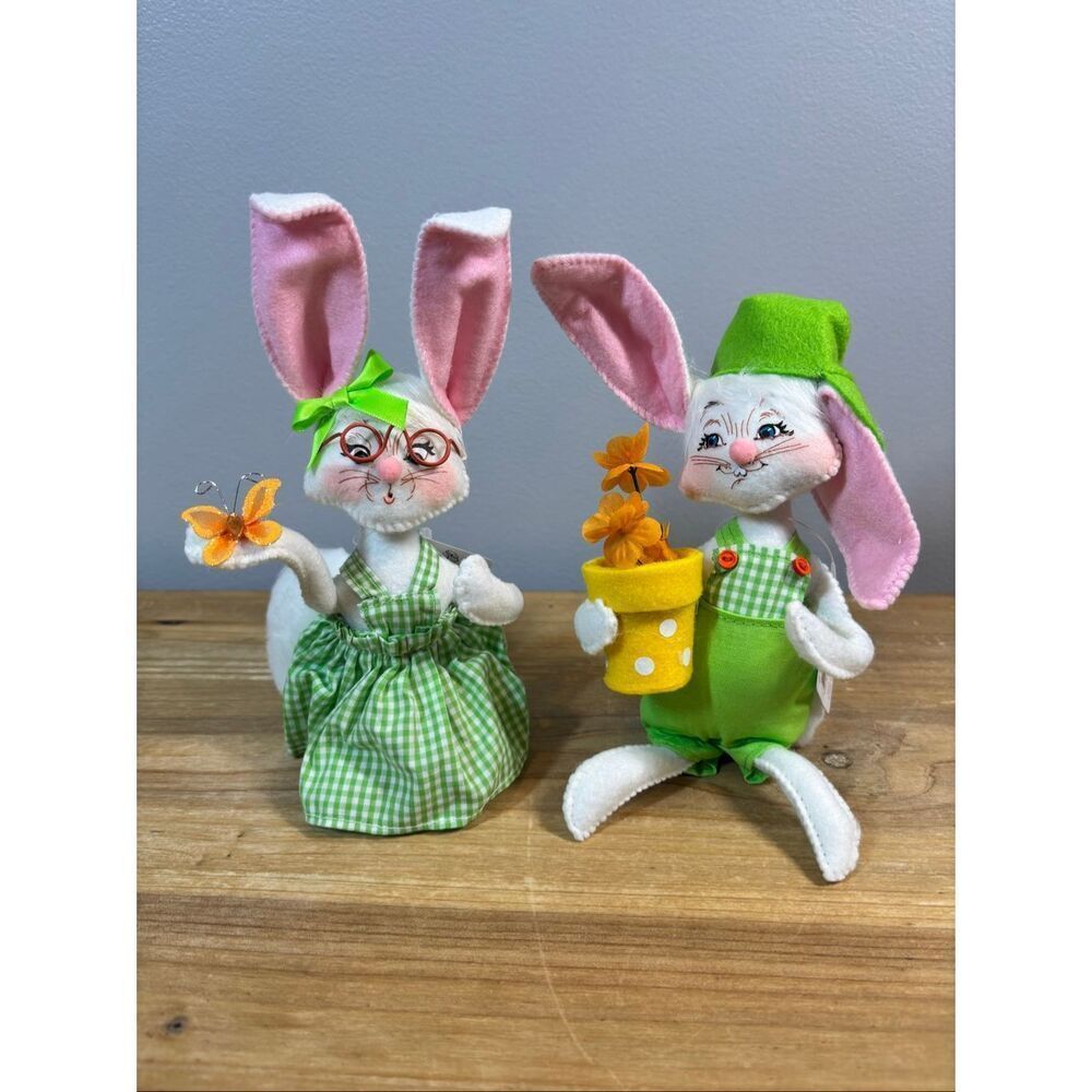 Annalee 6” spring mouse boy with flower pot girl with butterfly